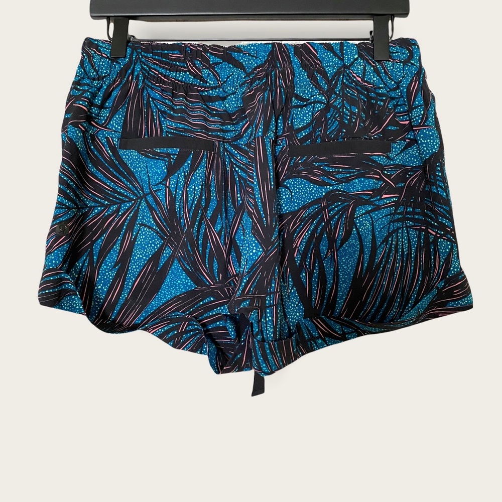 Lululemon Leaf Patterned Drawstring Shorts - image 2